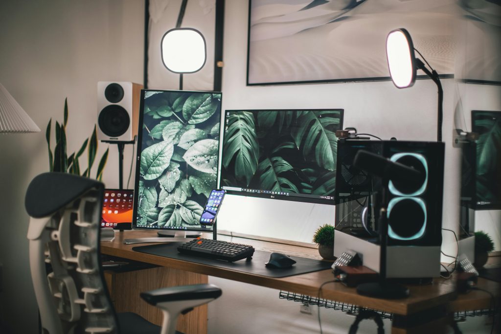 Dual Monitor Mastery: How to Boost Your Gaming & Streaming Setup