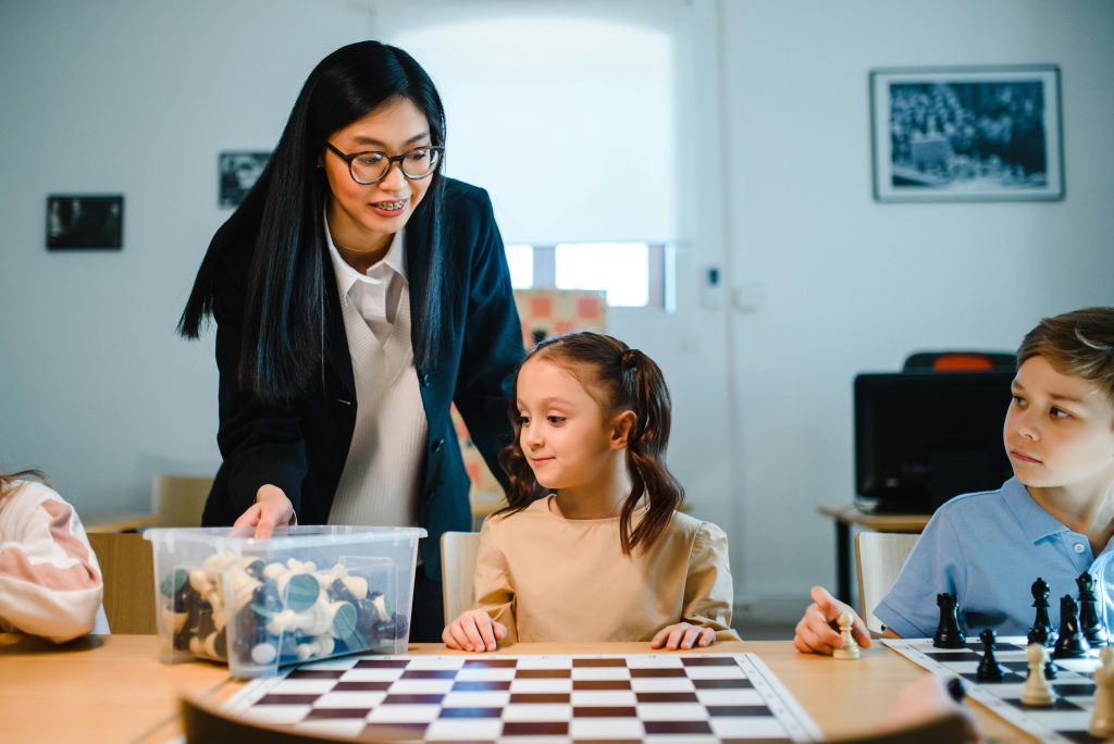 Master Online Chess in 2025: The Ultimate Beginner's Strategy Guide